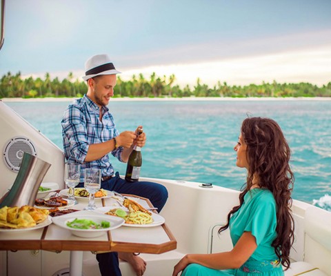 Яхта Батуми. Романтический ужин на яхте Батуми. Романтический завтрак на яхте Батуми. Индивидуальный тур.